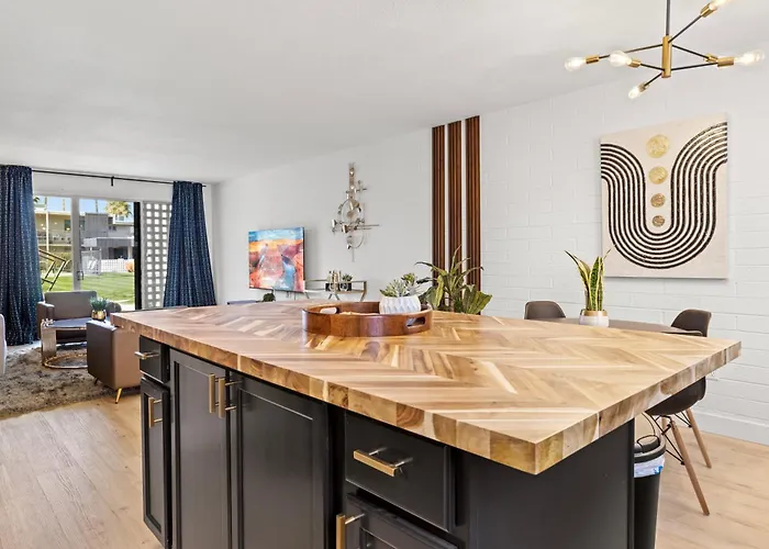 2 Bedroom, Heart Of